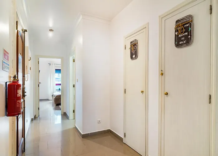 Mbird Marques De Pombal With Elevator Lisboa